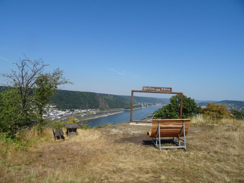 Ferienwohnung Neli Am Rhein Rheinbrohl Eksteriør bilde